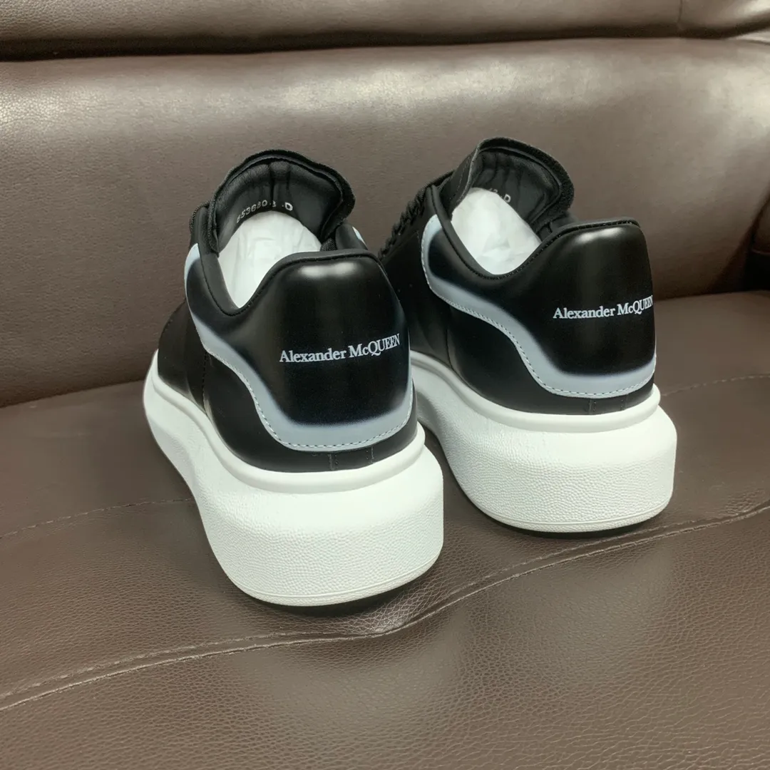 👟👟Ex-factory price 560👟👟 Professional McQueen factory. Top version. Couple style 👫 Alexander McQUEEN high version has been upgraded to the highest quality again✅ 💪McQueen Spring, Summer, Autumn and Winter top version Purchasing level✅ Recruiting national online and offline agents to join 🤝 🏆Fabric: Original materials imported from Italy. Texture, water-resistant and non-discoloring 🏆Inner lining: ️A-grade Italian imported lining resistant to dirt, sweat-absorbent, breathable and comfortable 🏆Foot pads: top-grade imported Italian super-soft cowhide leather 🏆Outsole: PU+counter 1:1 🏆Shoe box: original white box. Plus white flip cover for double-layer protection. Cloth bag. Handbag. Certificate of 1:1 mold opening, 4-piece set. Delivered with a pair of shoelaces. 🖕🏿🖕🏿🖕🏿You can choose any pair of shoelaces in any color of our factory 🏆Code number: women’s 34-41. men’s 38-46 🏆Special remarks (women’s size 34.40.41, men’s size 38.45.46 is customized, no returns or exchanges) Win-win cooperation🤝
